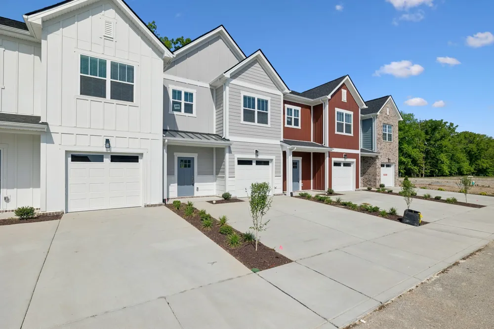 351 Carver Connection Lebanon, TN 37087