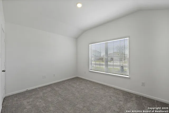 16177 Farmer Lytle, TX 78052