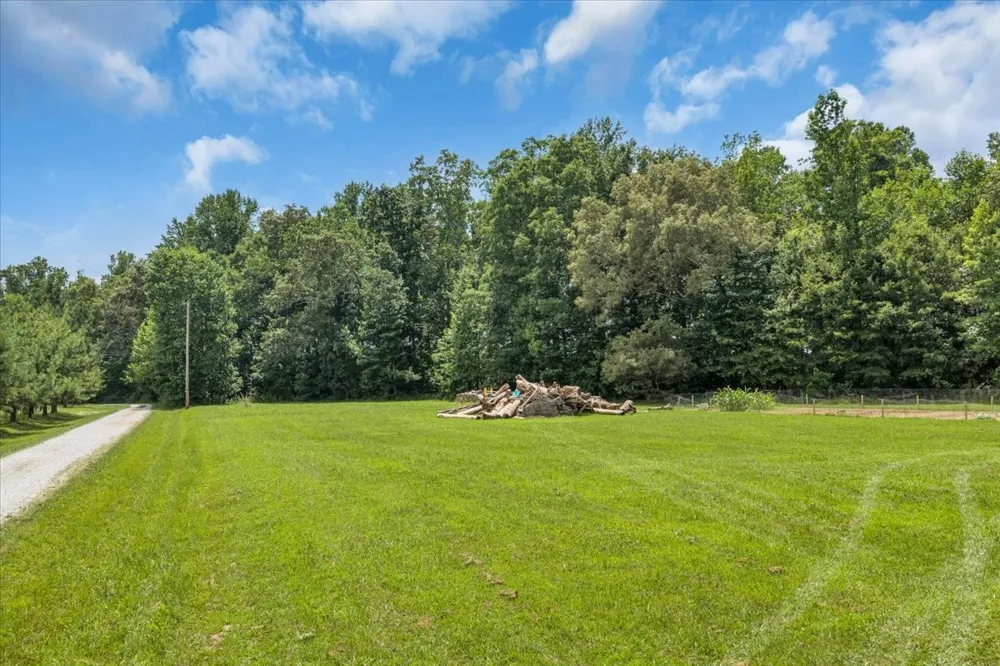 178 Walnut Creek Dr Manchester, TN 37355