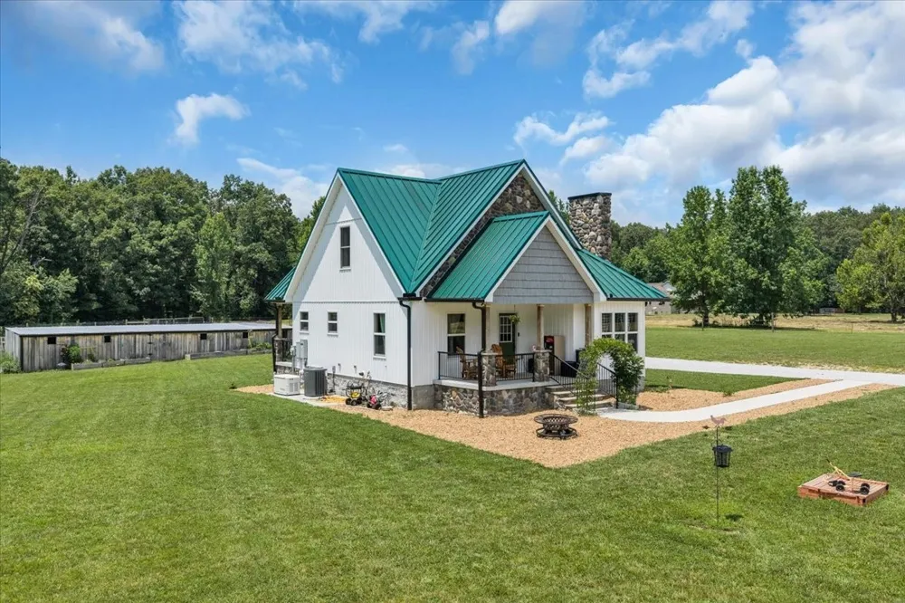 178 Walnut Creek Dr Manchester, TN 37355