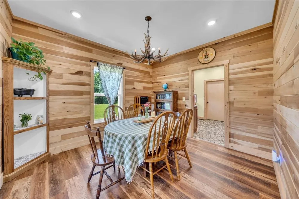 178 Walnut Creek Dr Manchester, TN 37355