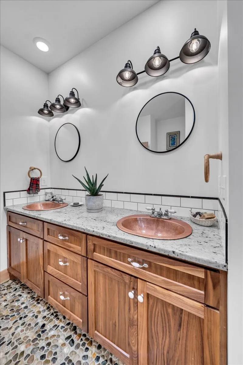 178 Walnut Creek Dr Manchester, TN 37355
