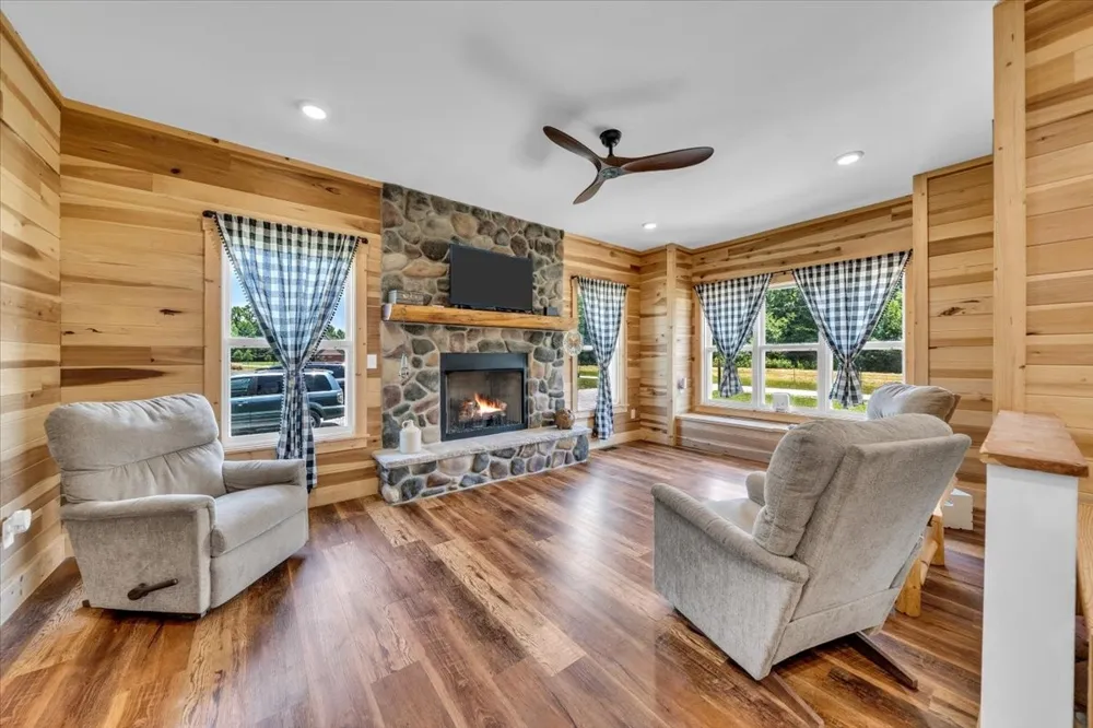 178 Walnut Creek Dr Manchester, TN 37355