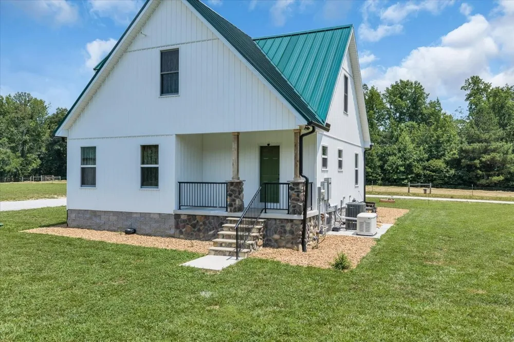 178 Walnut Creek Dr Manchester, TN 37355