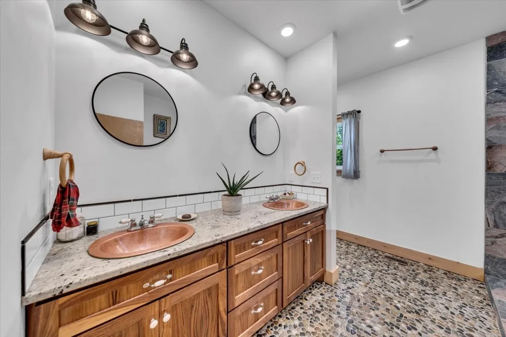 178 Walnut Creek Dr Manchester, TN 37355