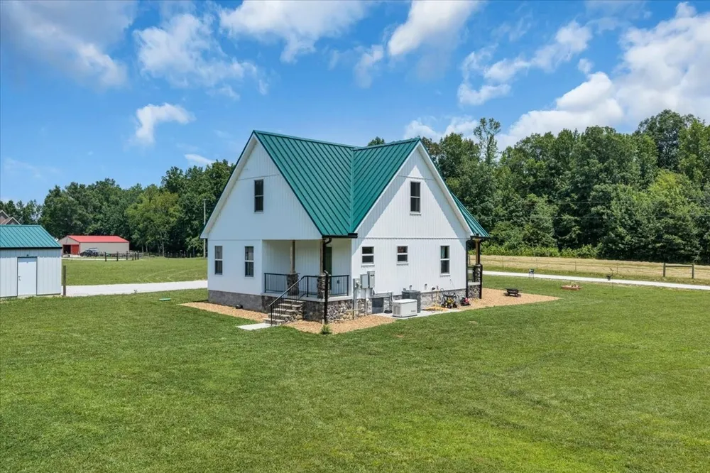 178 Walnut Creek Dr Manchester, TN 37355
