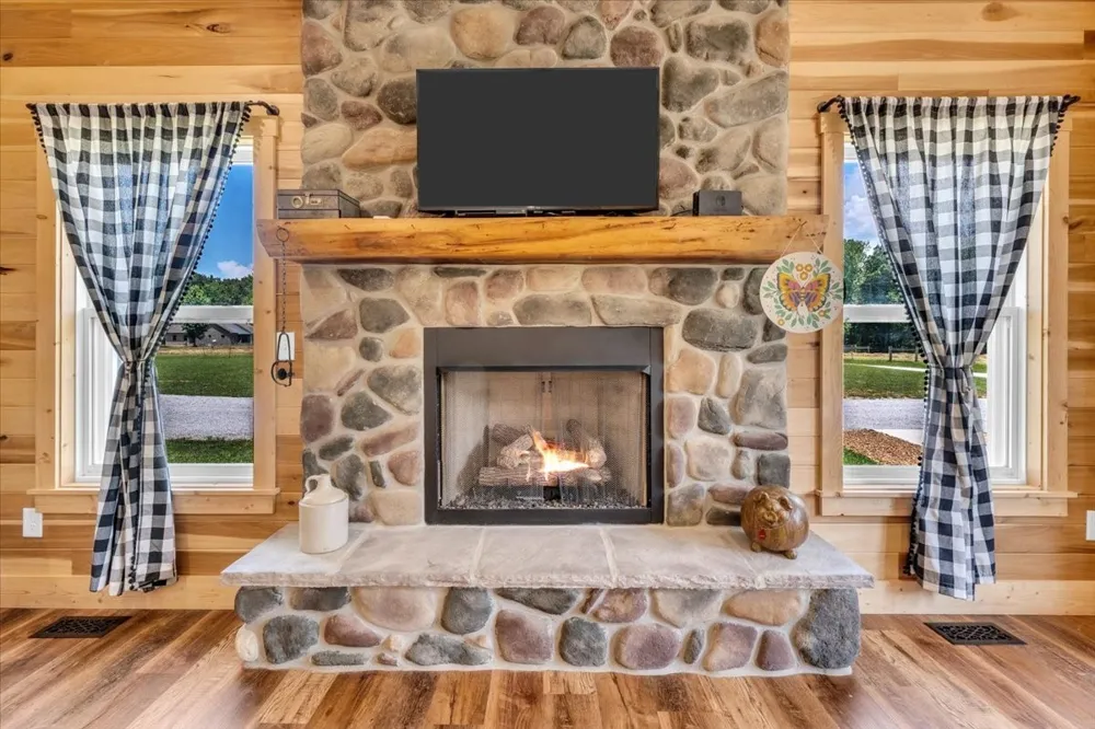 178 Walnut Creek Dr Manchester, TN 37355
