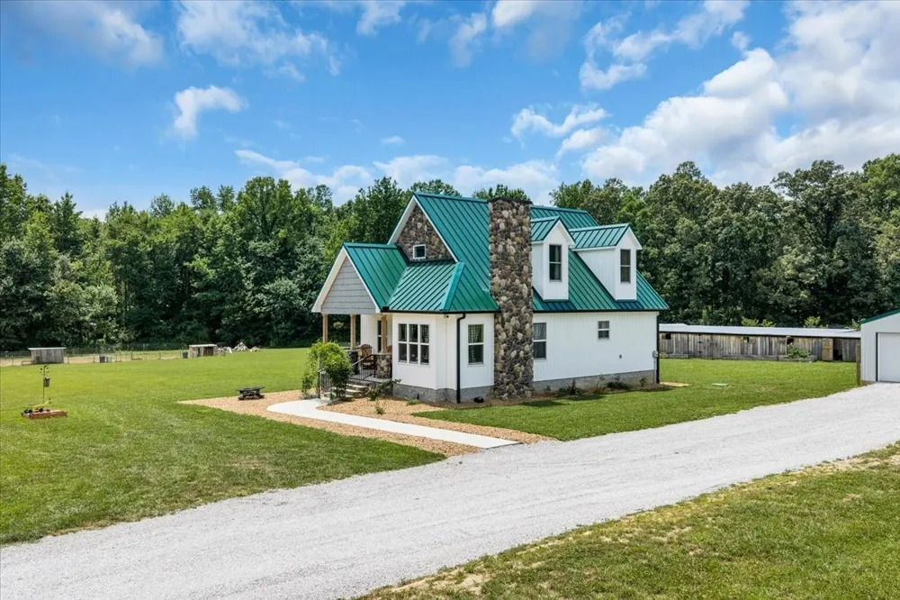 178 Walnut Creek Dr Manchester, TN 37355