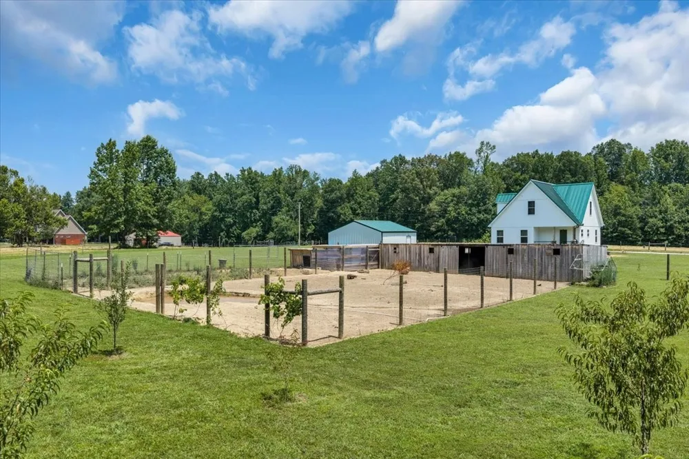178 Walnut Creek Dr Manchester, TN 37355