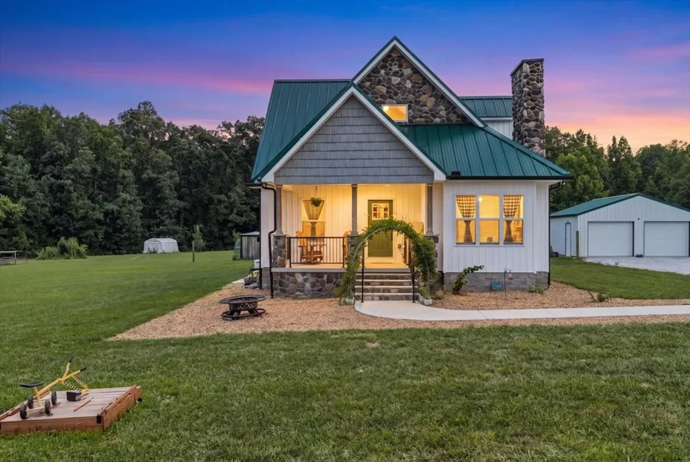 178 Walnut Creek Dr Manchester, TN 37355