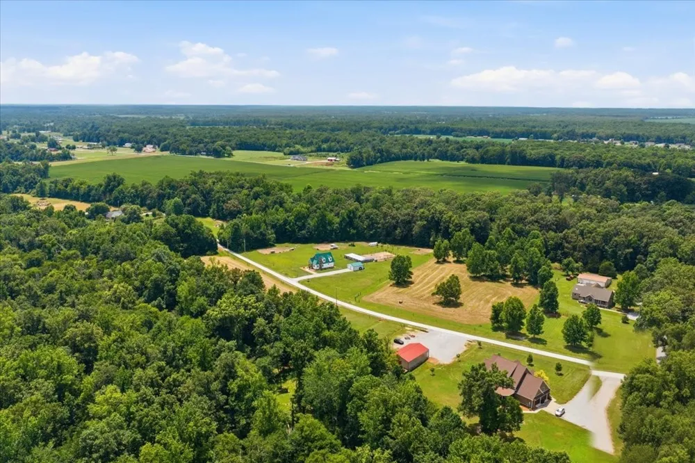 178 Walnut Creek Dr Manchester, TN 37355