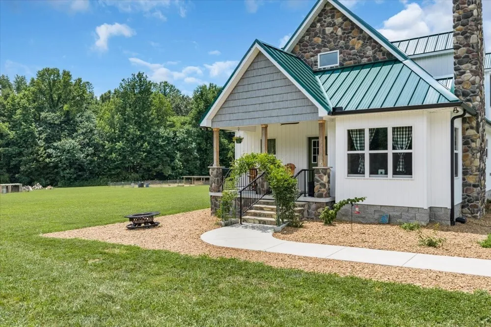178 Walnut Creek Dr Manchester, TN 37355