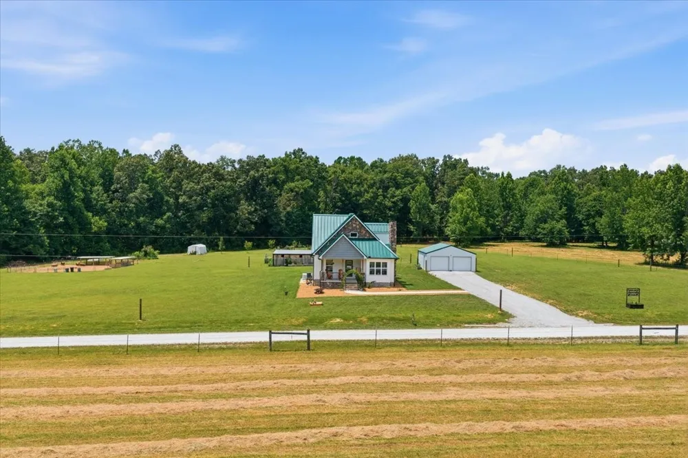 178 Walnut Creek Dr Manchester, TN 37355