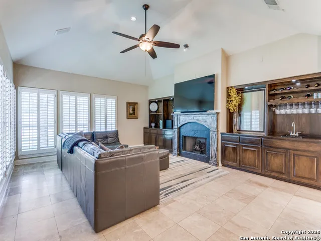 107 POST OAK WAY Shavano Park, TX 78230