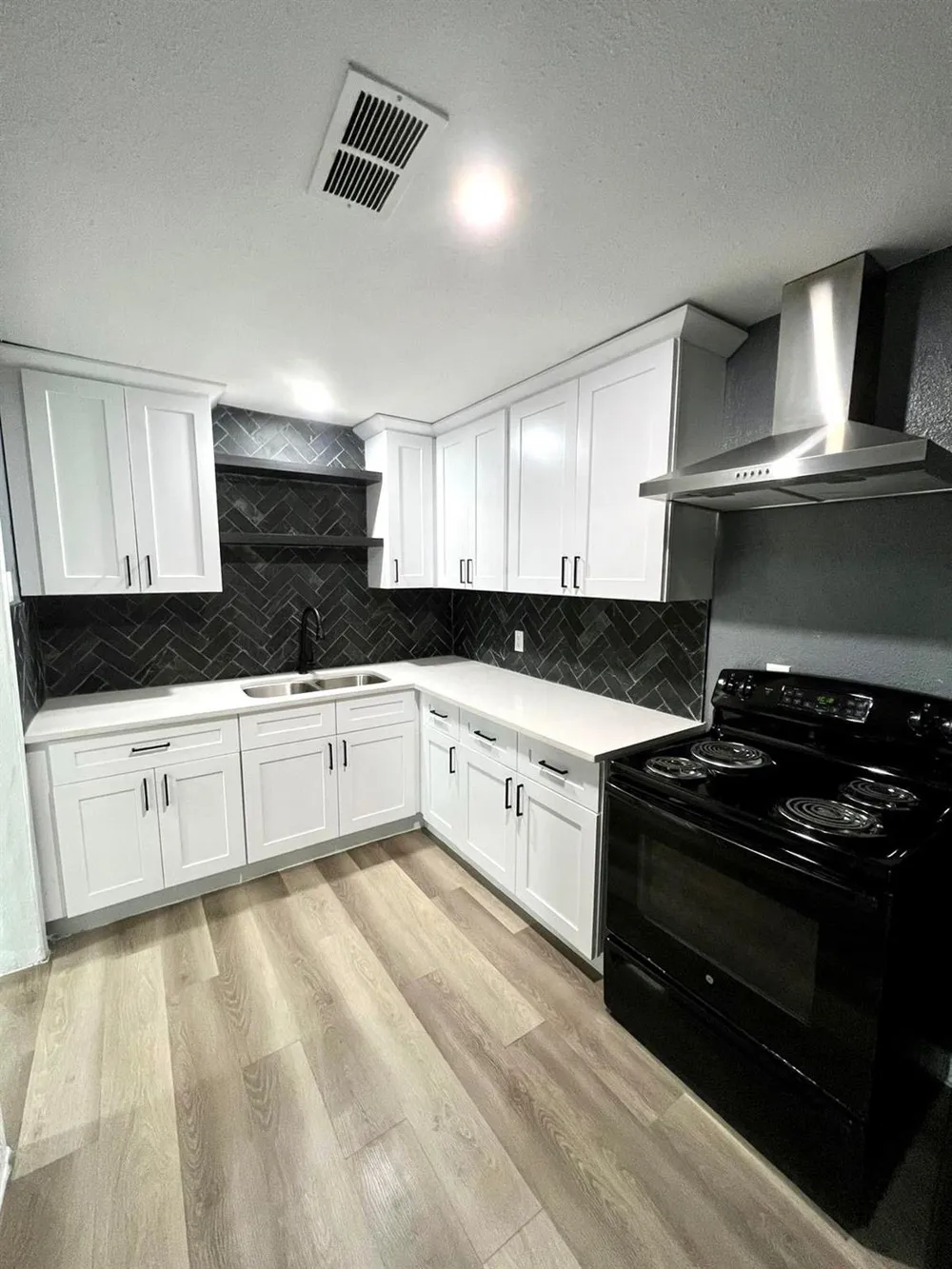 2107 Garvey Drive Pasadena, TX 77506