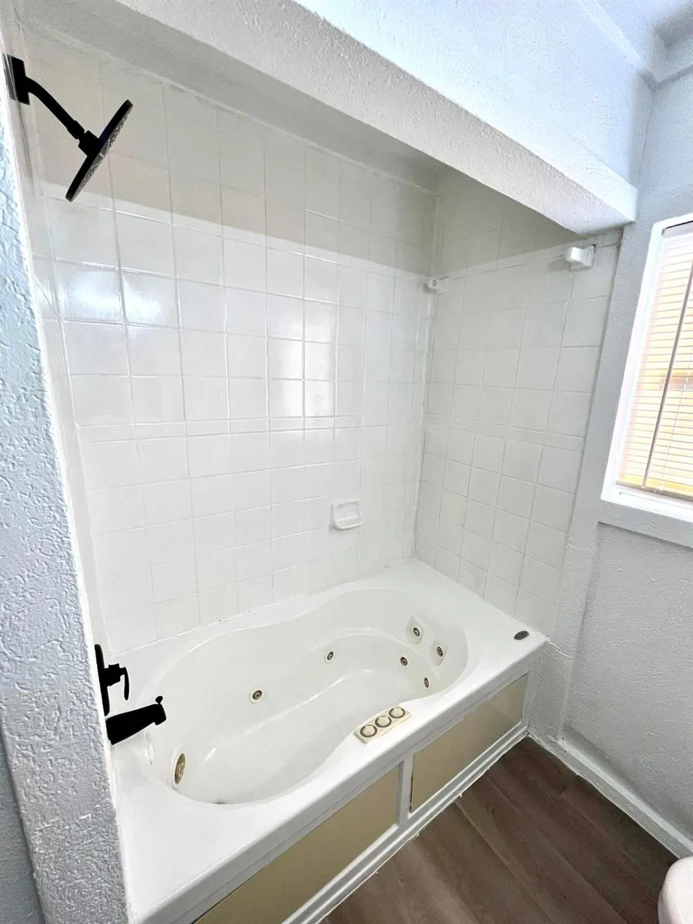2107 Garvey Drive Pasadena, TX 77506