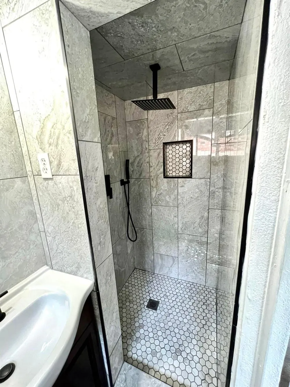 2107 Garvey Drive Pasadena, TX 77506