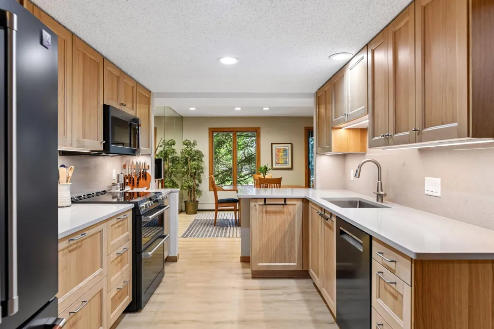 6051 Laurel Avenue #112 Golden Valley, MN 55416