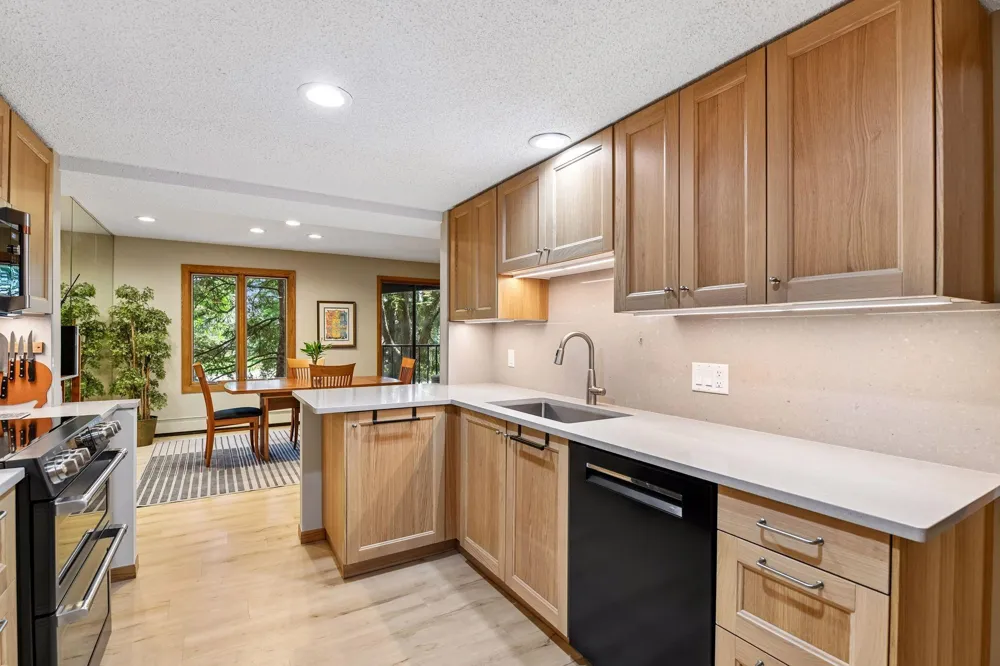 6051 Laurel Avenue #112 Golden Valley, MN 55416