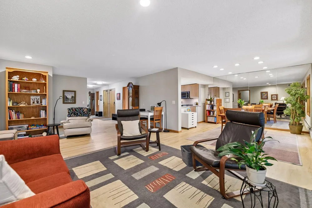 6051 Laurel Avenue #112 Golden Valley, MN 55416