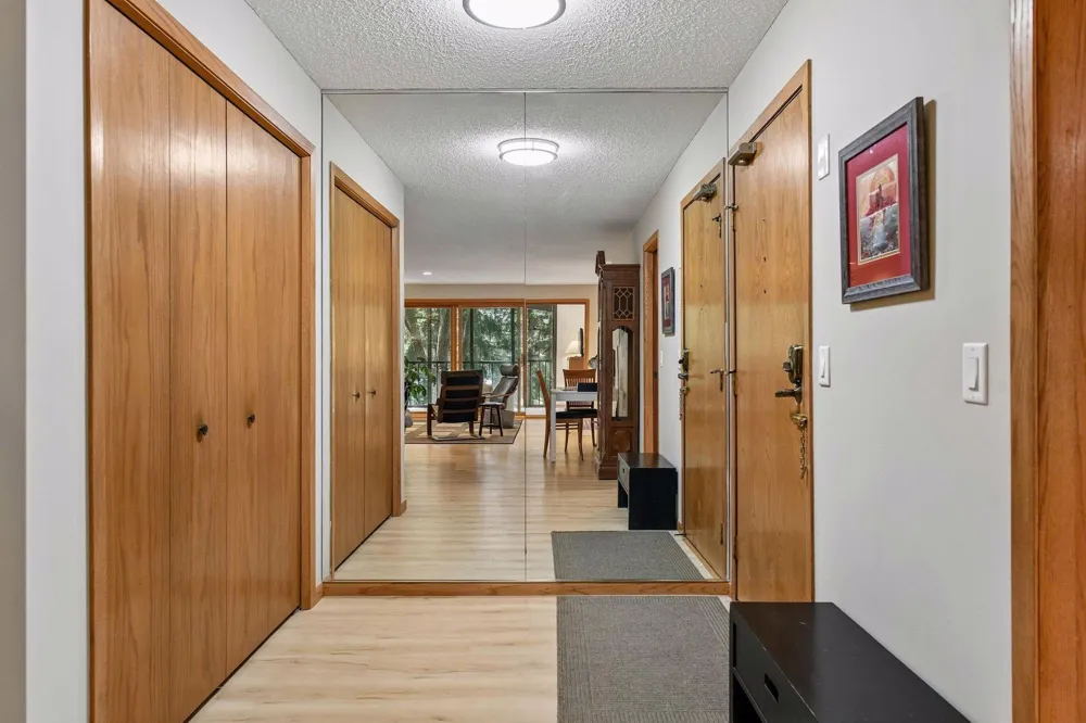 6051 Laurel Avenue #112 Golden Valley, MN 55416