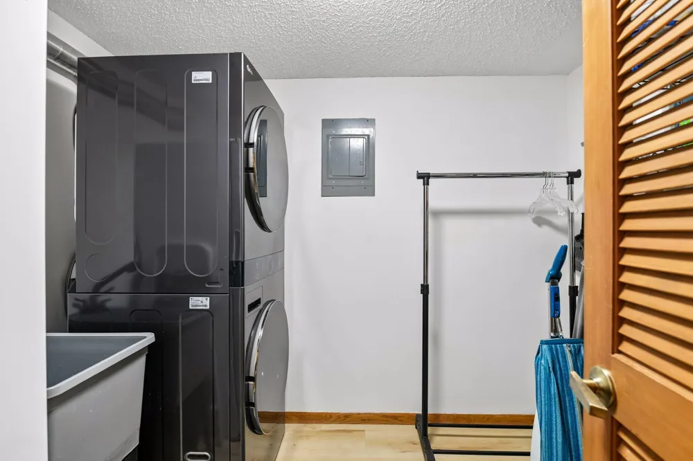 6051 Laurel Avenue #112 Golden Valley, MN 55416