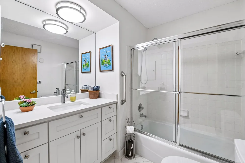 6051 Laurel Avenue #112 Golden Valley, MN 55416