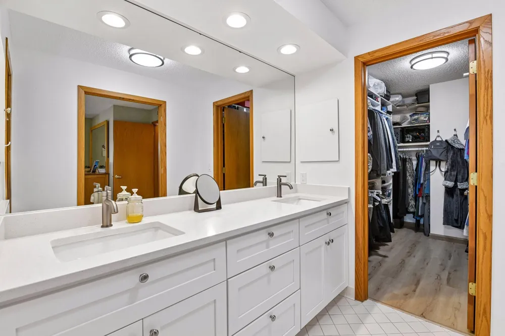 6051 Laurel Avenue #112 Golden Valley, MN 55416