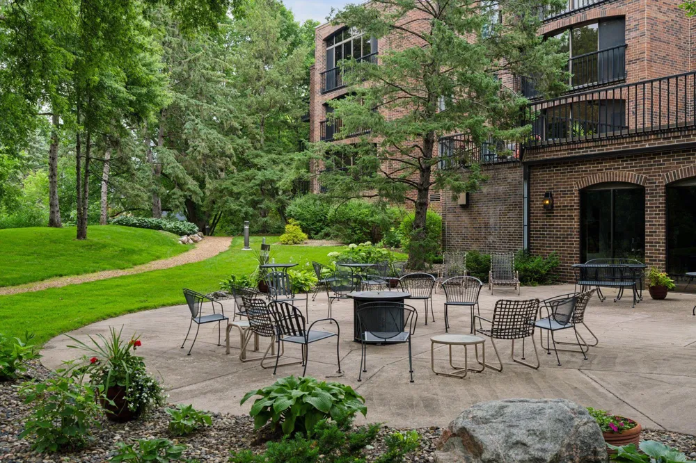6051 Laurel Avenue #112 Golden Valley, MN 55416