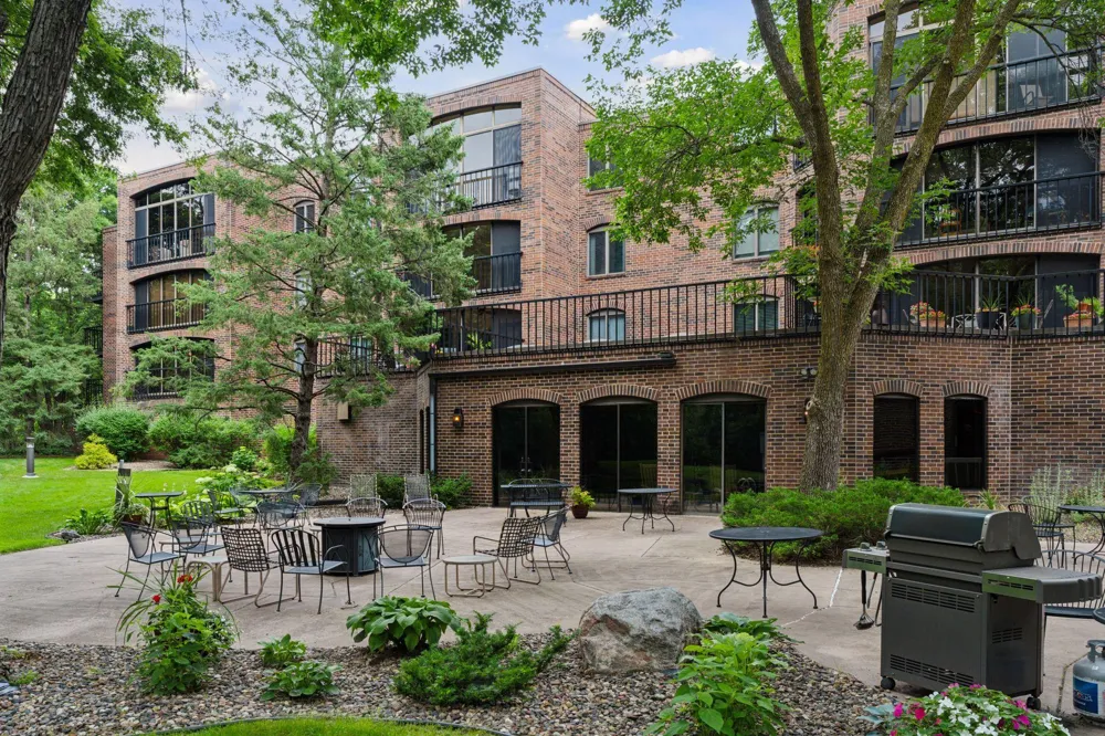 6051 Laurel Avenue #112 Golden Valley, MN 55416