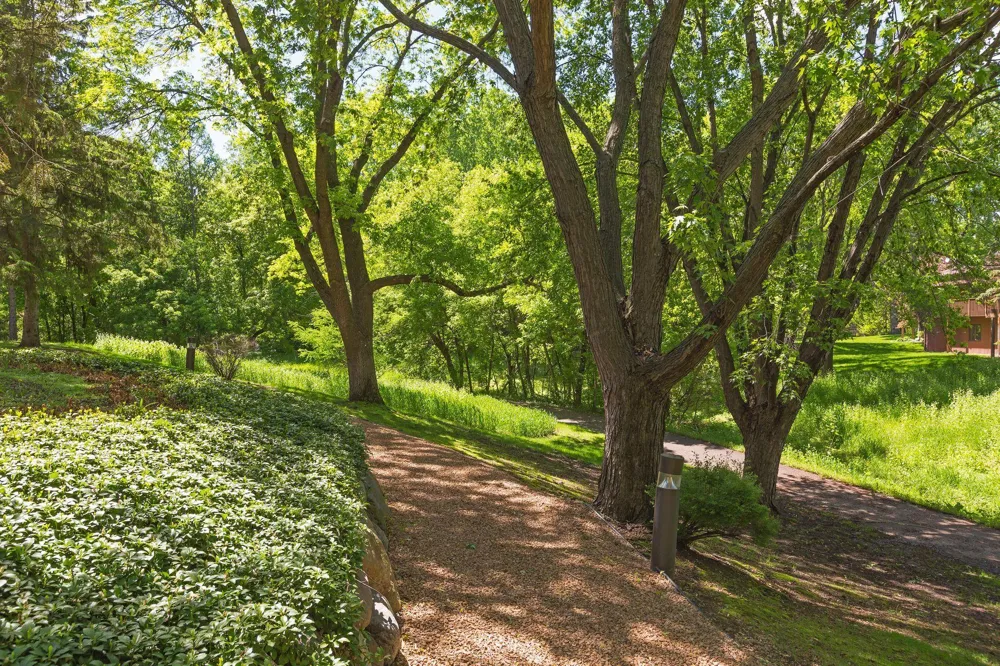 6051 Laurel Avenue #112 Golden Valley, MN 55416