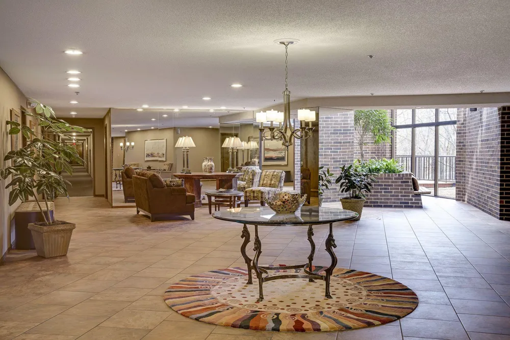 6051 Laurel Avenue #112 Golden Valley, MN 55416