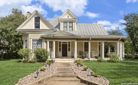 406 Tilden