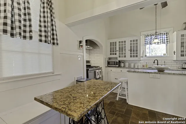 406 Tilden Kenedy, TX 78119