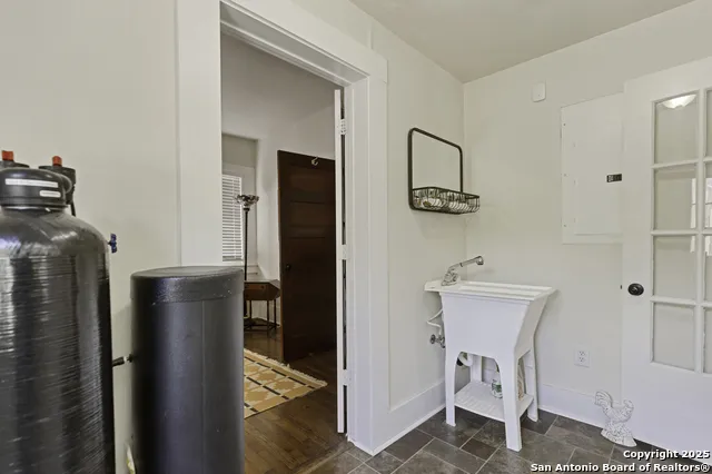 406 Tilden Kenedy, TX 78119