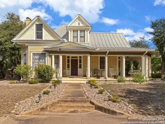 406 Tilden Kenedy, TX 78119