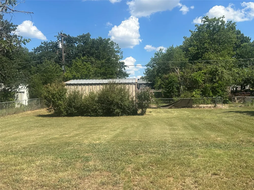1507 Matthews Street Bowie, TX 76230