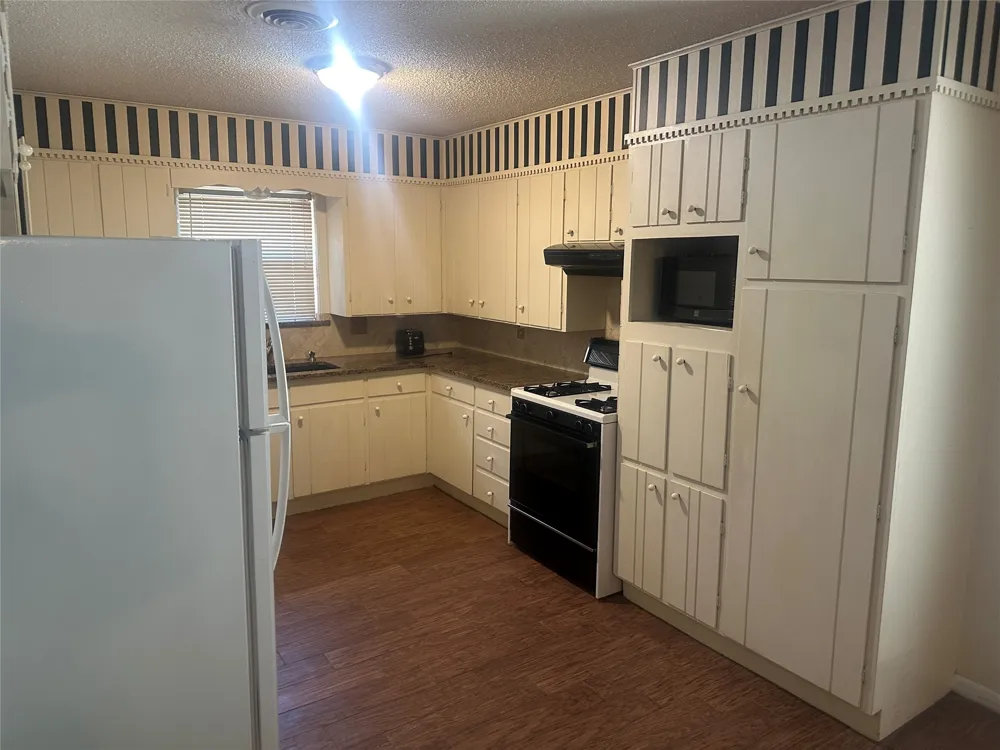 1507 Matthews Street Bowie, TX 76230