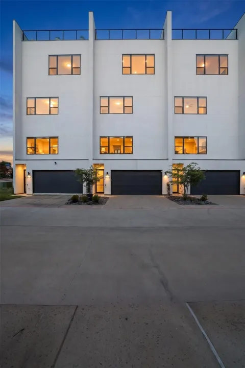 4944 Blaynes View