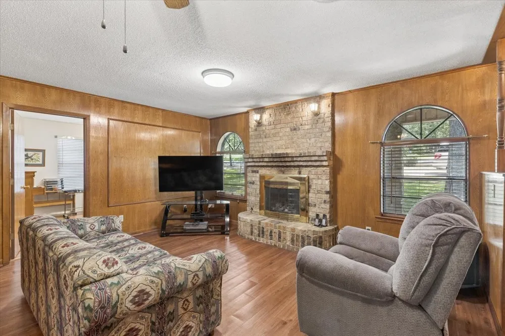 1160 County Road 2425 Mineola, TX 75773
