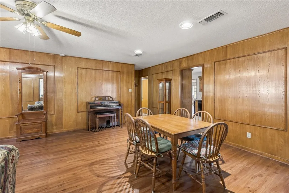 1160 County Road 2425 Mineola, TX 75773