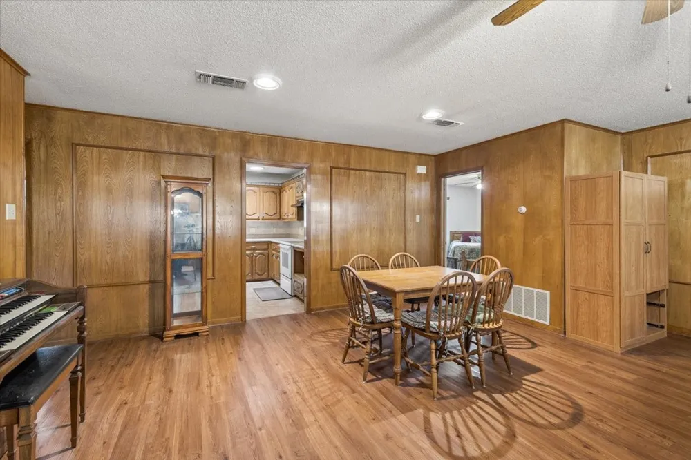 1160 County Road 2425 Mineola, TX 75773
