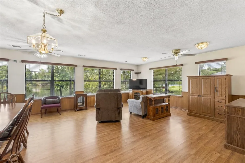 1160 County Road 2425 Mineola, TX 75773