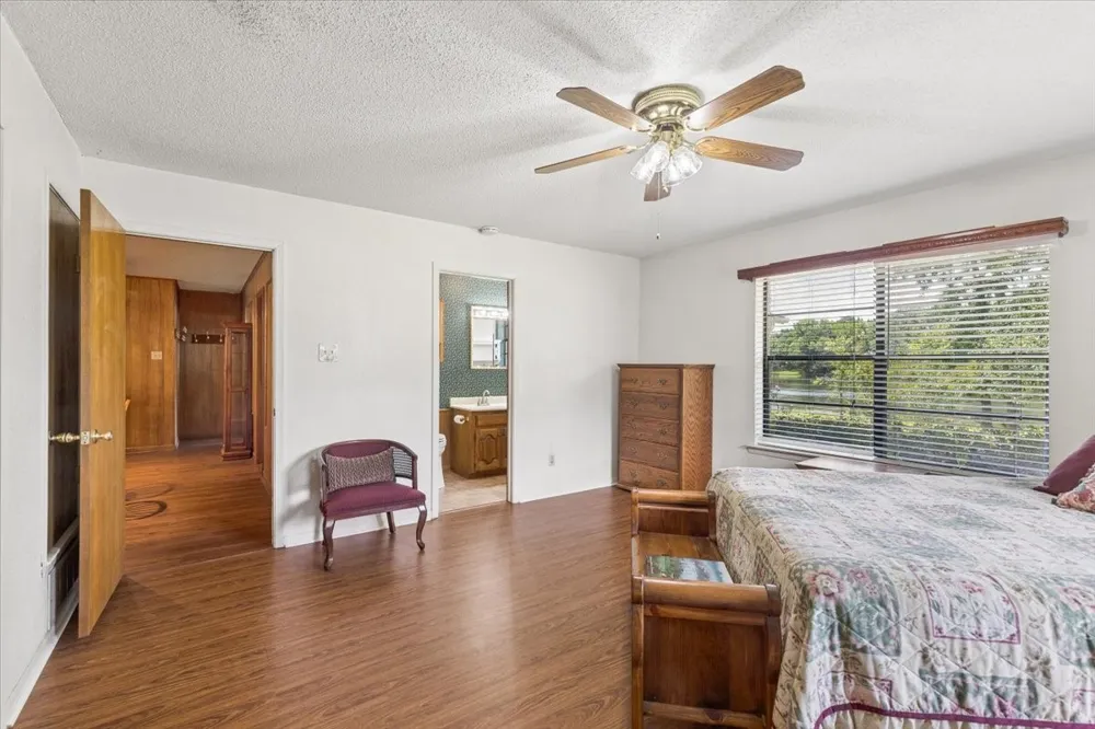 1160 County Road 2425 Mineola, TX 75773