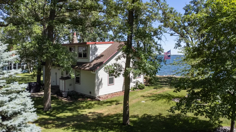 22548 Senns Beach Drive Detroit Lakes, MN 56501