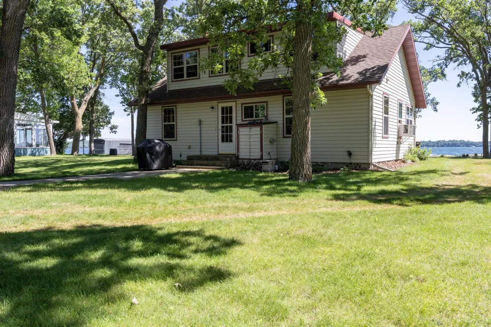 22548 Senns Beach Drive Detroit Lakes, MN 56501