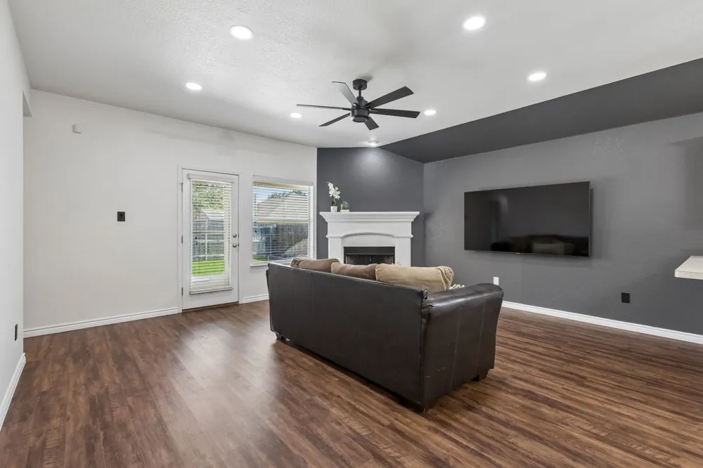 616 Steerman Court Saginaw, TX 76179