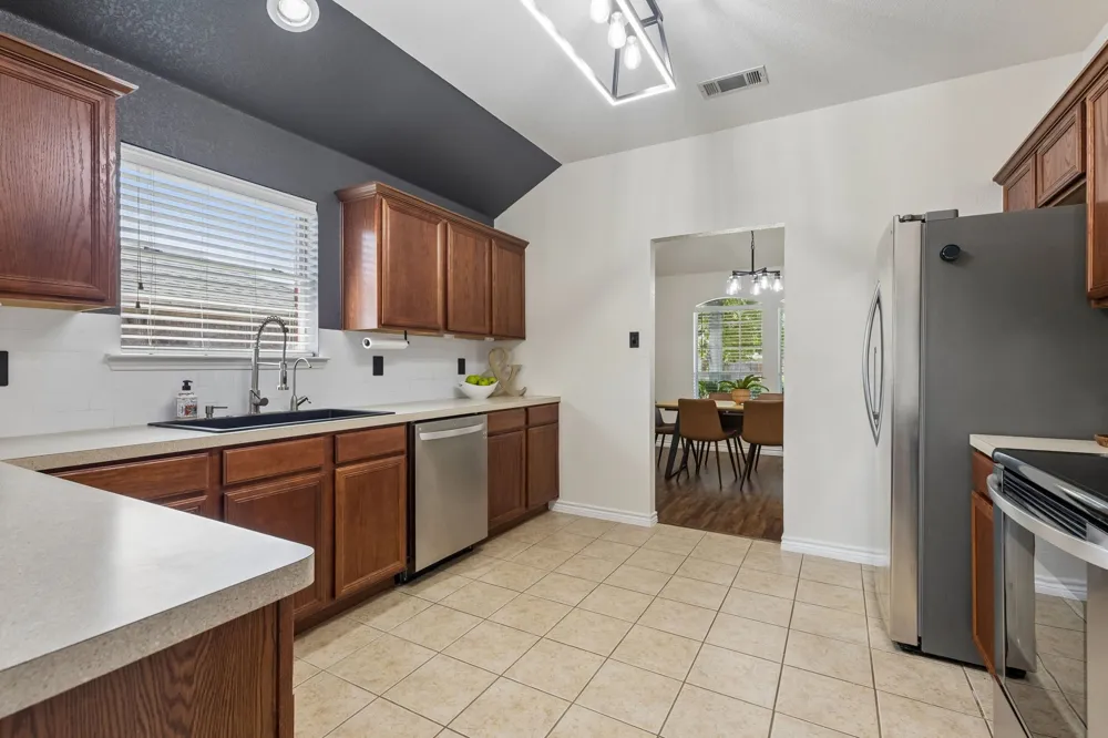616 Steerman Court Saginaw, TX 76179