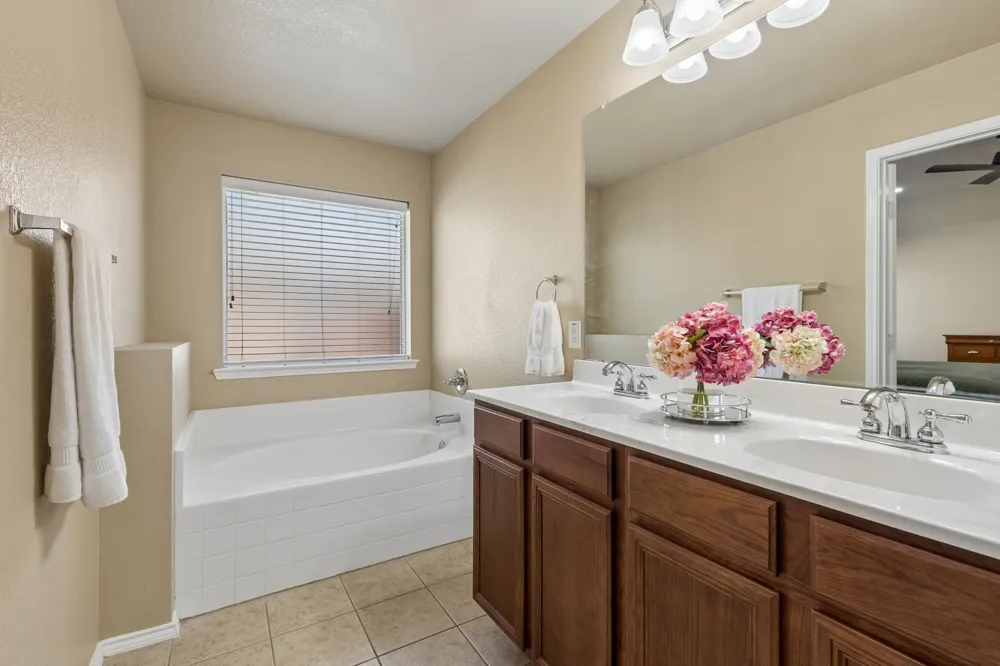 616 Steerman Court Saginaw, TX 76179
