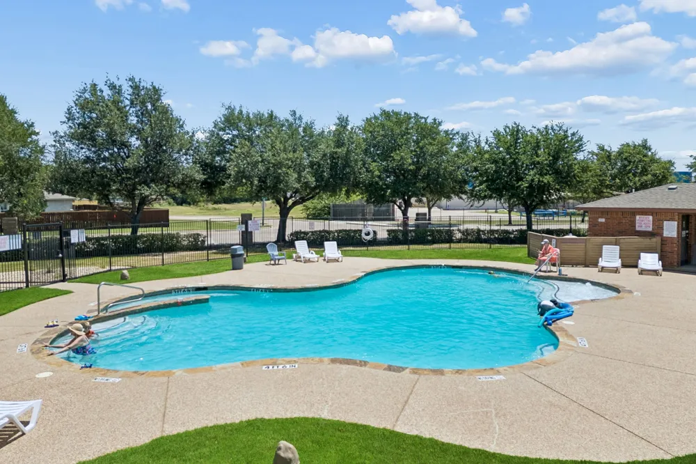 616 Steerman Court Saginaw, TX 76179